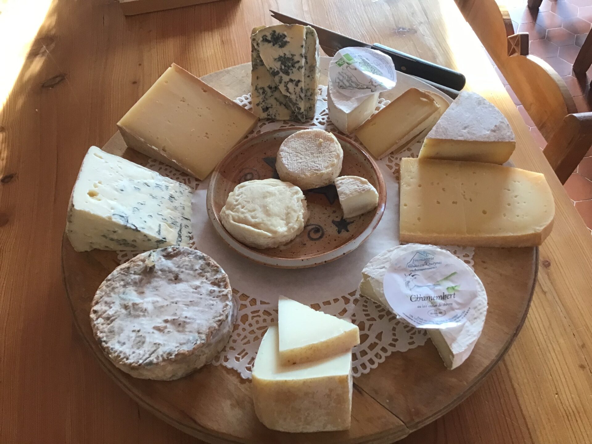 Plateau de fromages du Rochasson — sélection de fromages locaux des Hautes-Alpes (tomme, bleu, chèvre, Champsaur)
